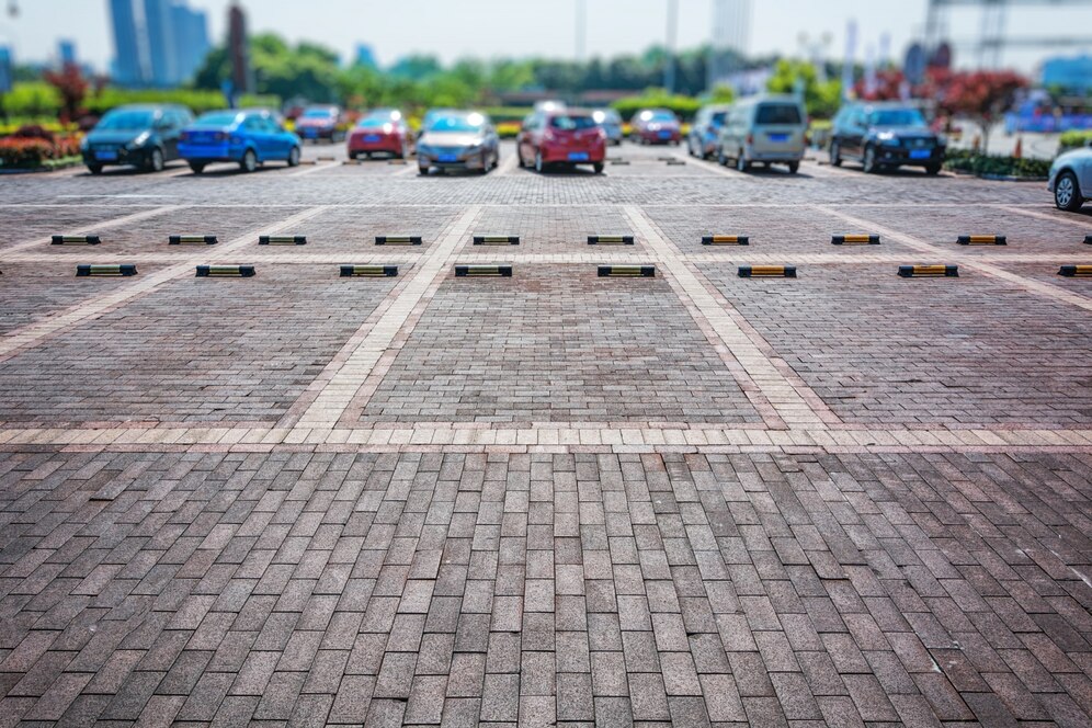 Parking Lot Etiquette: Dos and Don'ts for Navigating Parking Spaces