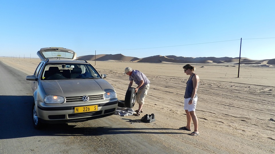 Waiting Safely: What to Do While Waiting for Roadside Assistance or Help to Arrive