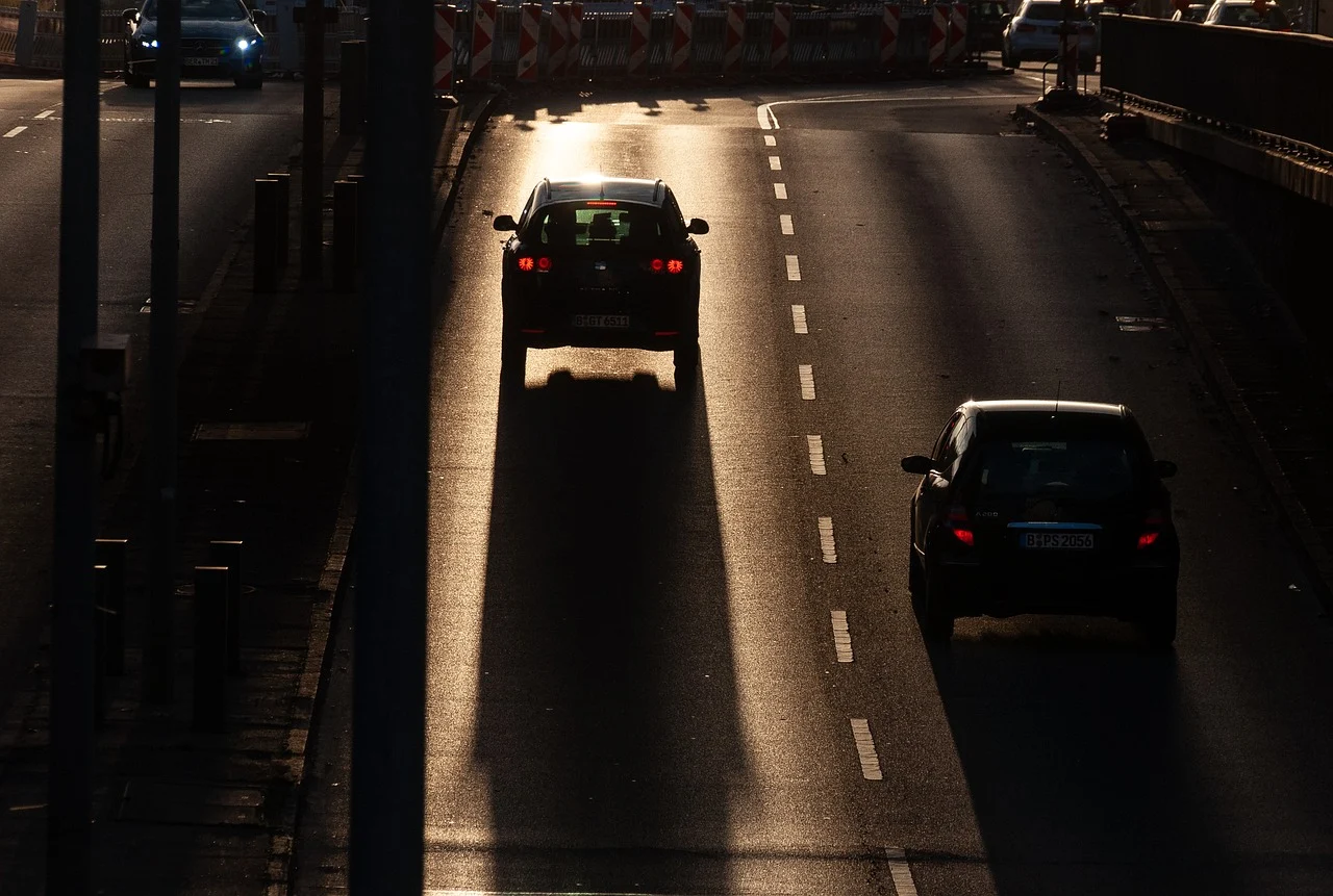 Changing Lanes: A Step-by-Step Guide for Safe Driving